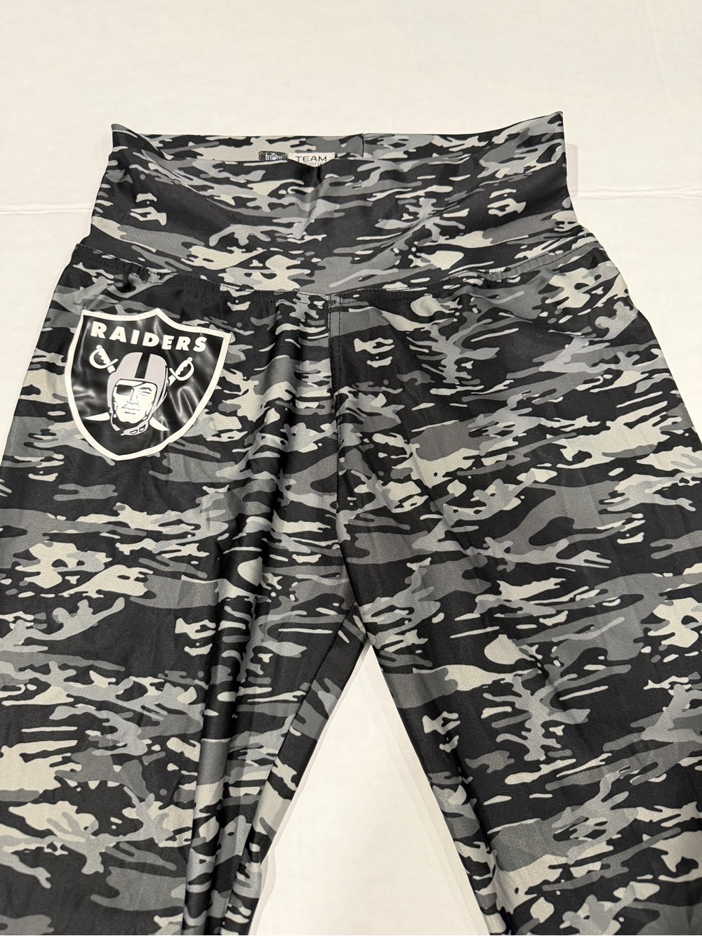 NFL Team Apparel women’s Raiders leggings - Picture 2 of 6